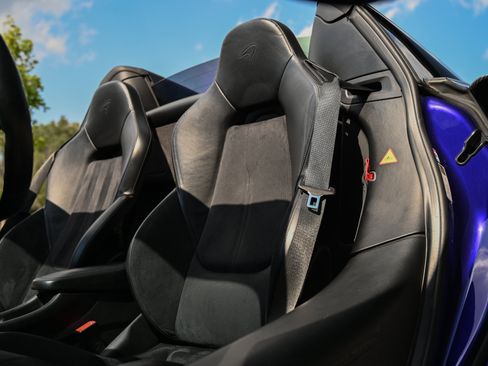 Used 2020 McLaren 600LT Spider RWD image 11