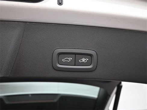 New 2026 Volvo XC40 B5 Core w/ Climate Package image 29