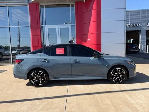 Certified 2025 Nissan Sentra SR w/ SR Premium Package FWD image 3