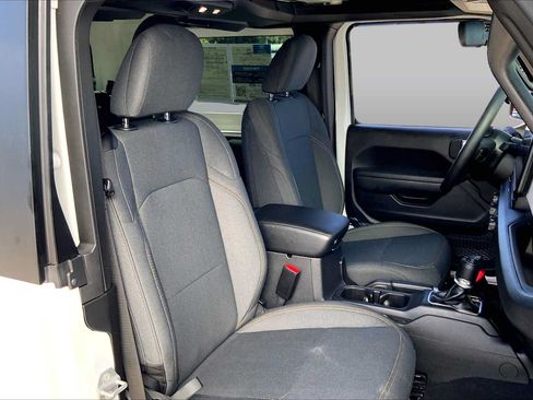 Used 2026 Jeep Wrangler Sport AWD/4WD image 8