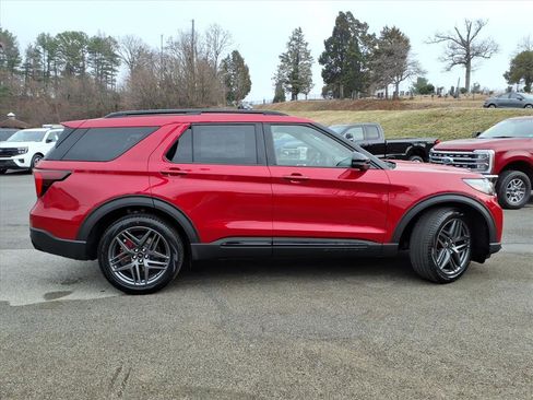 New 2026 Ford Explorer ST w/ Sun And Sound Package image 4