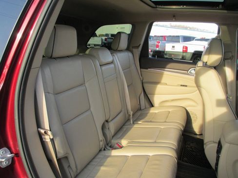 Used 2018 Jeep Grand Cherokee Overland image 19