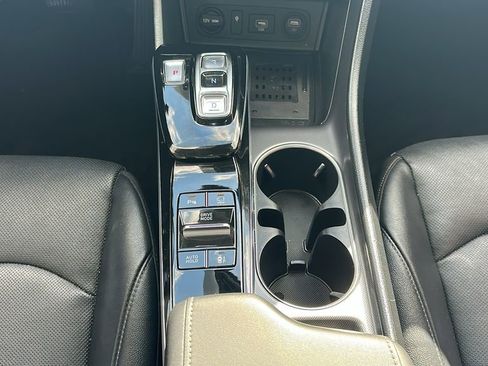 Used 2022 Hyundai Sonata Limited image 28