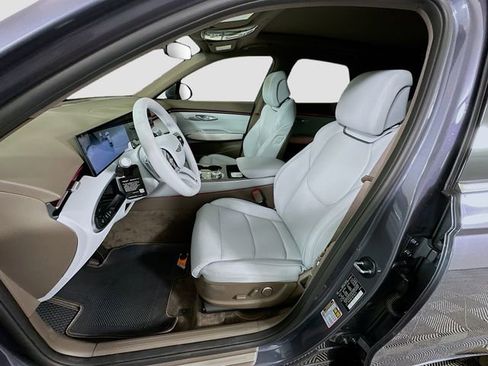 New 2026 Genesis GV70 2.5T Advanced AWD/4WD image 16