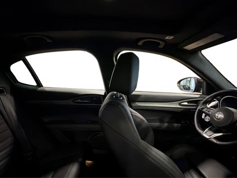 Used 2025 Alfa Romeo Stelvio Sprint w/ Veloce Package image 43