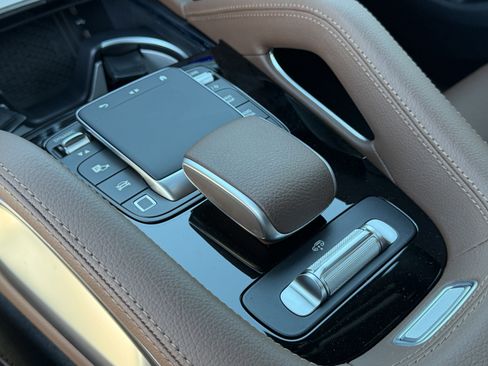 New 2026 Mercedes-Benz GLS 580 4MATIC image 24