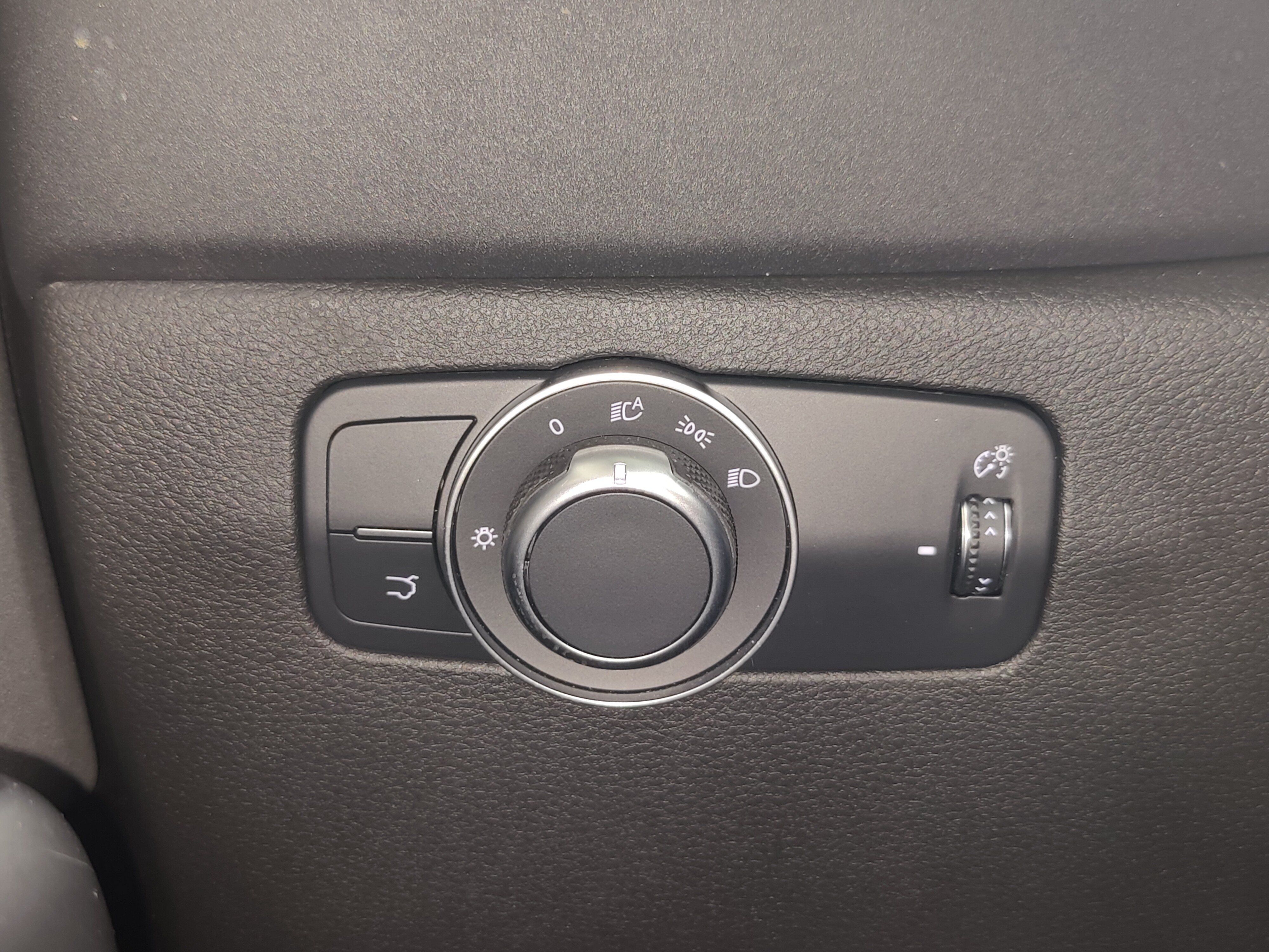 Used 2025 Alfa Romeo Tonale w/ Premium Package AWD/4WD image 30