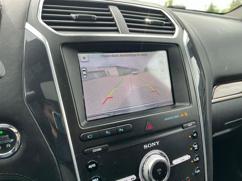 Used 2019 Ford Explorer Platinum AWD/4WD image 12