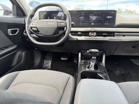 Used 2025 Kia K4 FWD image 3