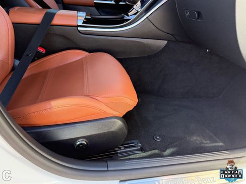 Used 2024 Mercedes-Benz C 300 Sedan image 11