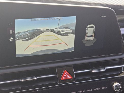 New 2025 Kia Niro EX image 11