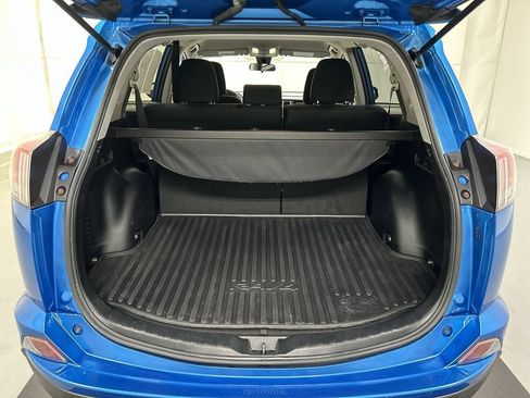 Used 2018 Toyota RAV4 LE w/ All Weather Liner Package AWD/4WD image 21