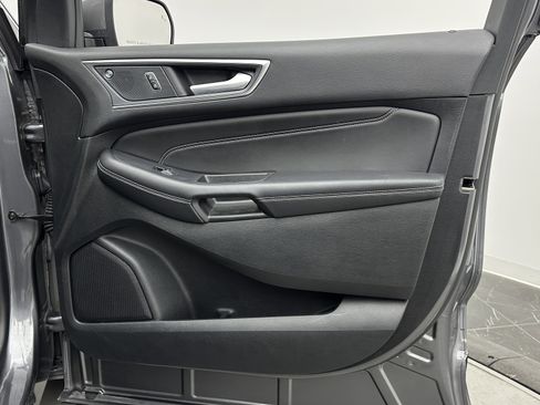 Used 2024 Ford Edge Titanium image 35