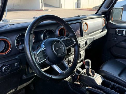 Used 2023 Jeep Gladiator Mojave image 2