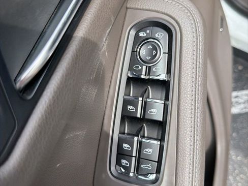 Used 2017 Porsche Macan AWD/4WD image 11