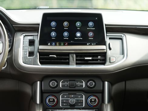 Used 2021 Chevrolet Suburban LT w/ Rear Media and Nav Package RWD image 30