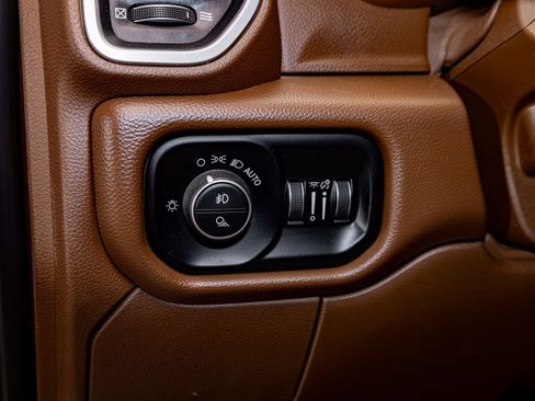 Used 2020 RAM 3500 Laramie AWD/4WD image 17