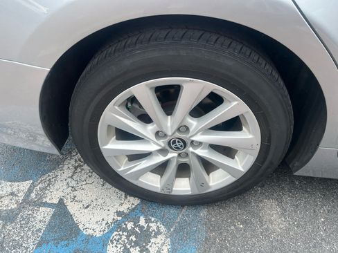 Used 2024 Toyota Camry LE w/ Convenience Package FWD image 4