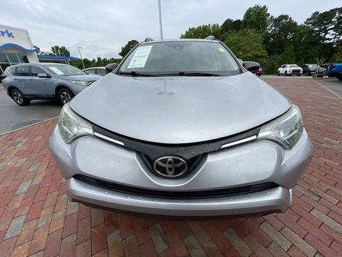 Used 2018 Toyota RAV4 LE FWD image 23