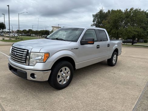 Used 2012 Ford F150 XLT w/ XLT Chrome Pkg image 4