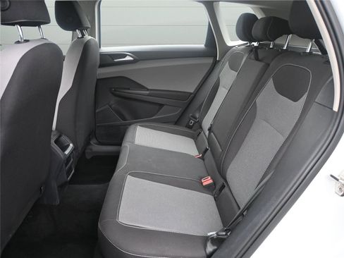 Used 2023 Volkswagen Taos S image 9