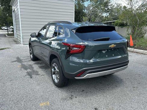 Certified 2025 Chevrolet Trax LT FWD image 4