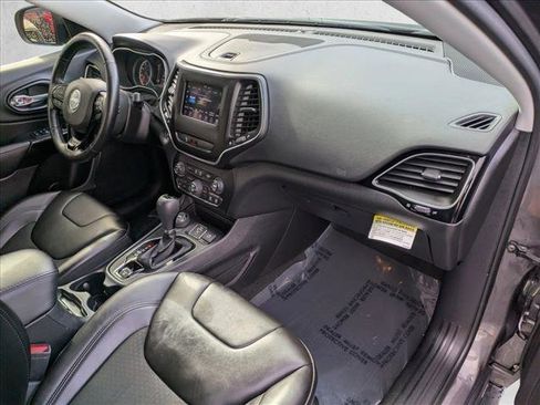 Certified 2020 Jeep Cherokee Altitude image 13