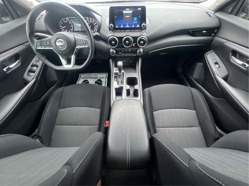 Used 2022 Nissan Sentra SV w/ Lighting Package image 2