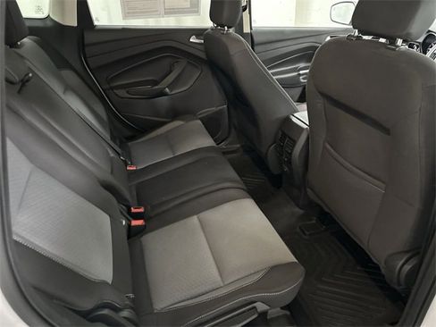 Used 2018 Ford Escape SE w/ Ford Safe & Smart Package image 17