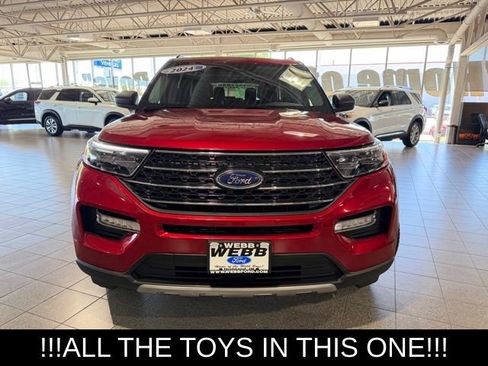 Used 2024 Ford Explorer XLT w/ Equipment Group 202A AWD/4WD image 3