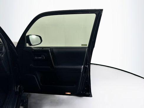 Used 2024 Toyota 4Runner TRD Off-Road Premium image 33