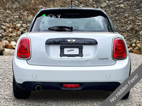 Used 2016 MINI Cooper 4-Door Hardtop w/ Premium Package FWD image 4