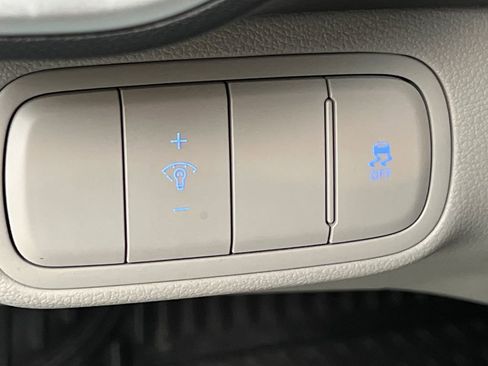 Used 2025 Hyundai Venue SEL FWD image 38