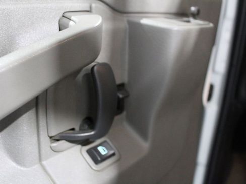 Used 2021 Chevrolet Express 2500 w/ Driver Convenience Package image 11