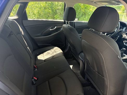 Used 2019 Hyundai Elantra GT FWD image 30