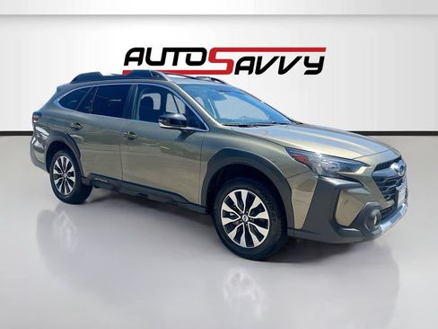 Used 2025 Subaru Outback Limited AWD/4WD image 1