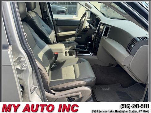 Used 2009 Jeep Grand Cherokee Laredo AWD/4WD image 28