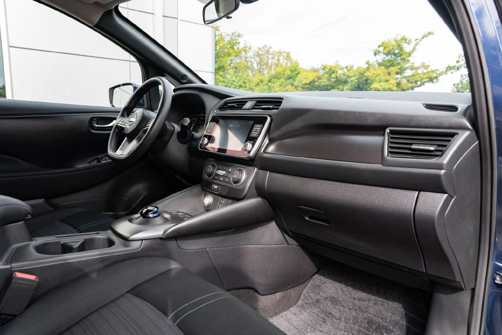 Used 2025 Nissan Leaf S FWD image 28