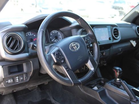Used 2019 Toyota Tacoma TRD Sport w/ Technology Package AWD/4WD image 26