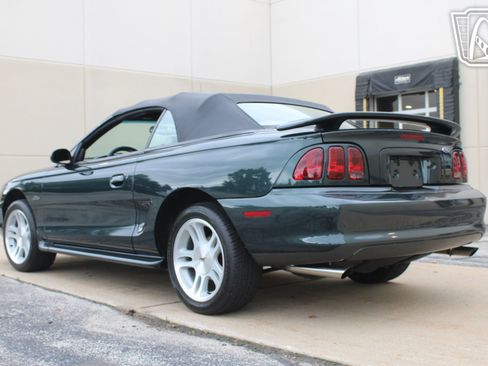 Used 1998 Ford Mustang GT RWD image 4
