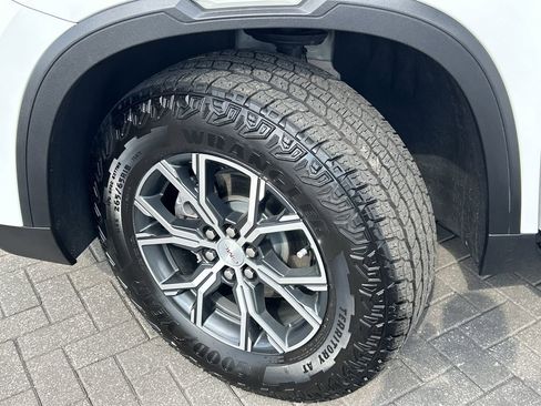 Certified 2024 GMC Acadia AT4 w/ Luxury Package image 32