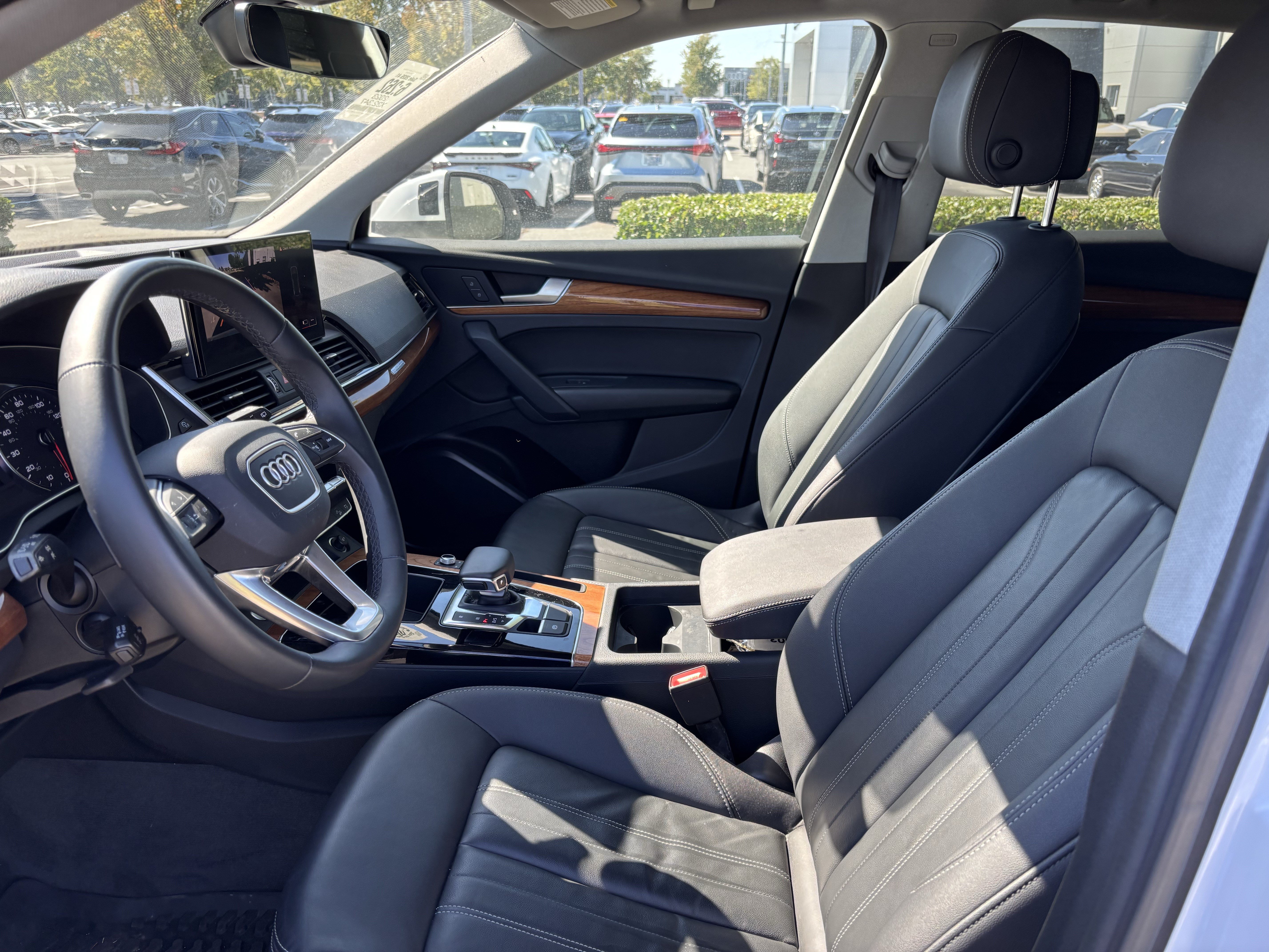 Used 2023 Audi Q5 2.0T Premium w/ Convenience Package AWD/4WD image 17