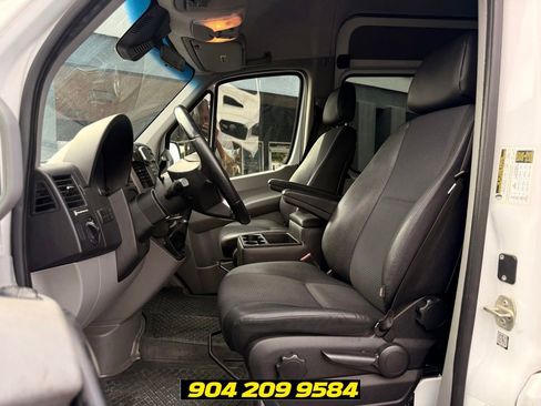 Used 2017 Mercedes-Benz Sprinter 2500 image 19