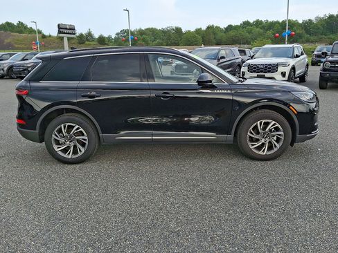 Certified 2026 Lincoln Corsair Premiere AWD/4WD image 7