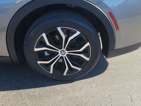 Used 2024 Toyota Crown Limited image 5