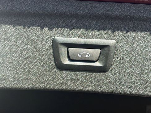 Certified 2025 BMW iX xDrive50 w/ Premium Package image 15