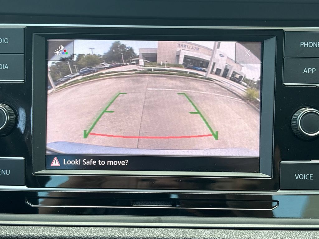 Used 2024 Volkswagen Jetta SE FWD image 23