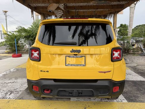 Used 2016 Jeep Renegade Trailhawk AWD/4WD image 5