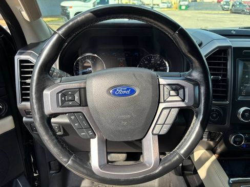 Used 2019 Ford Expedition Platinum RWD image 32