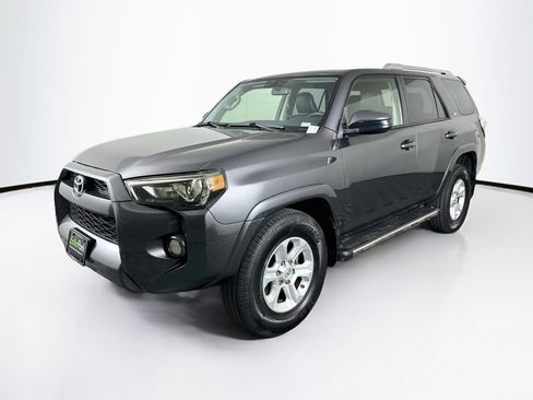 Used 2015 Toyota 4Runner SR5 RWD image 3